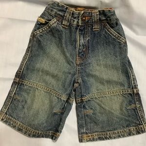 3/$20 Levi’s denim shorts 2T. Elastic adj in waist